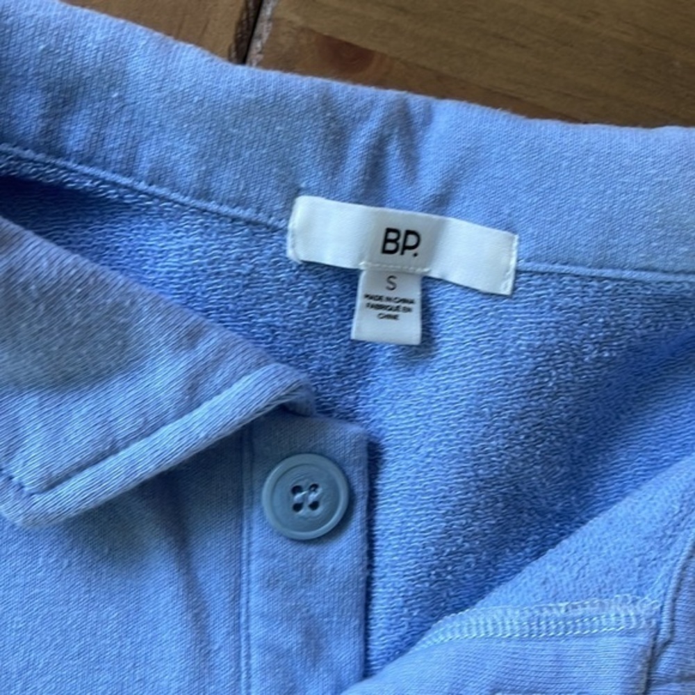 Cropped Tee - Picture 3 of 8